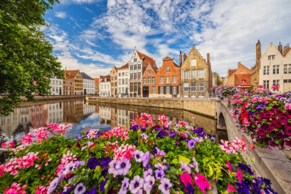 Amsterdam to Bruges Convenient Luxury Transfer
