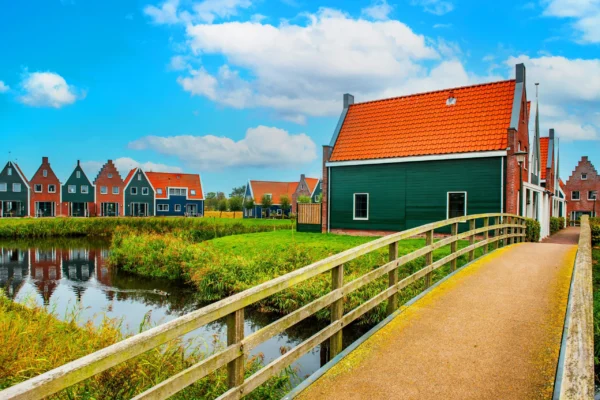 Volendam & Zaanse Schans PrivateTour: ijmuiden Felison cruiseship
