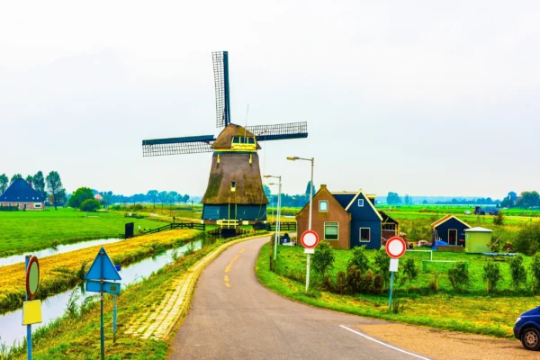 Zaanse Schans, Edam, Marken & Volendam – Private Luxury Tour